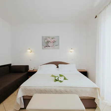 Tina Hotel